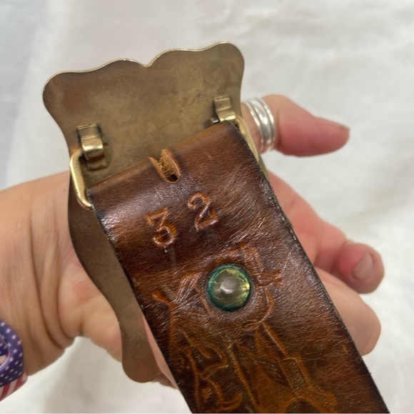 Goldtone horse buckle leather horse Valerie belt. 32 - Picture 5 of 8